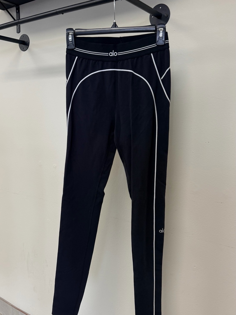 ALO Yoga Black Leggings with White Piping